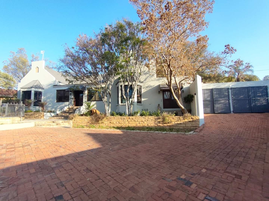 4 Bedroom Property for Sale in Langenhovenpark Free State